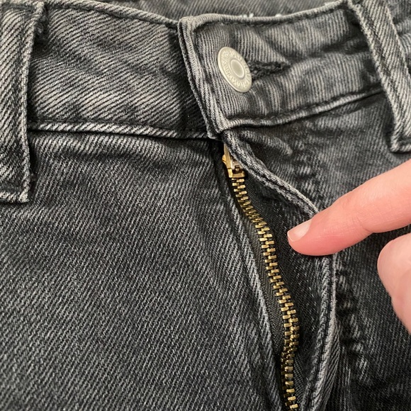 Old Navy High Rise O.G. Straight Leg Jeans in Black Wash Size 2 - Picture 5 of 5